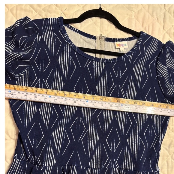 LuLaRoe Large Amelia Dress Diamond Print Short Sleeve Pockets Zip Stretch EUC - Picture 6 of 13